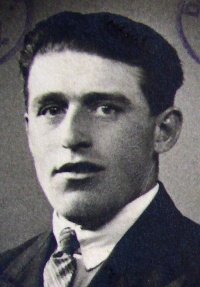Hans i 1937